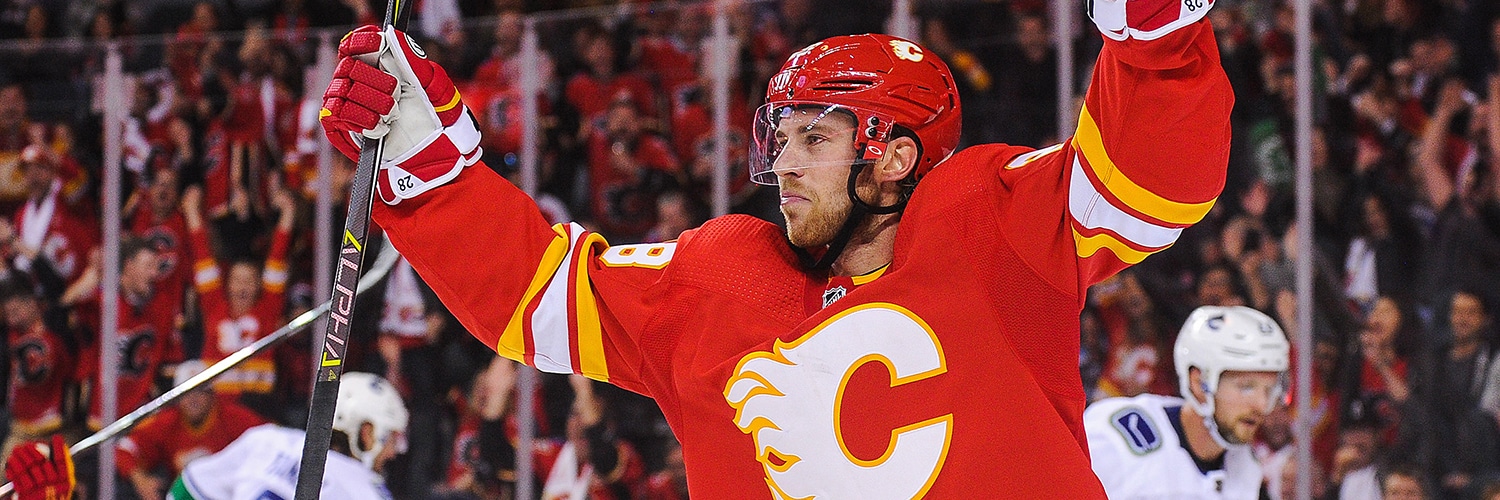 Elias Lindholm Action Shot
