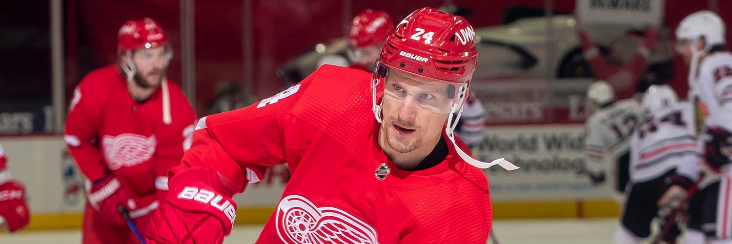 Richard Panik Action Shot